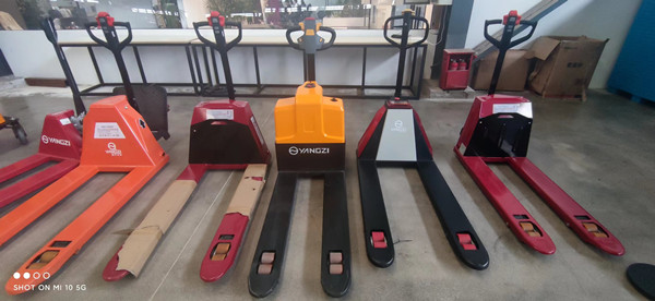 電動(dòng)叉車(chē)廠(chǎng)家教你如何檢查叉車(chē)乏力