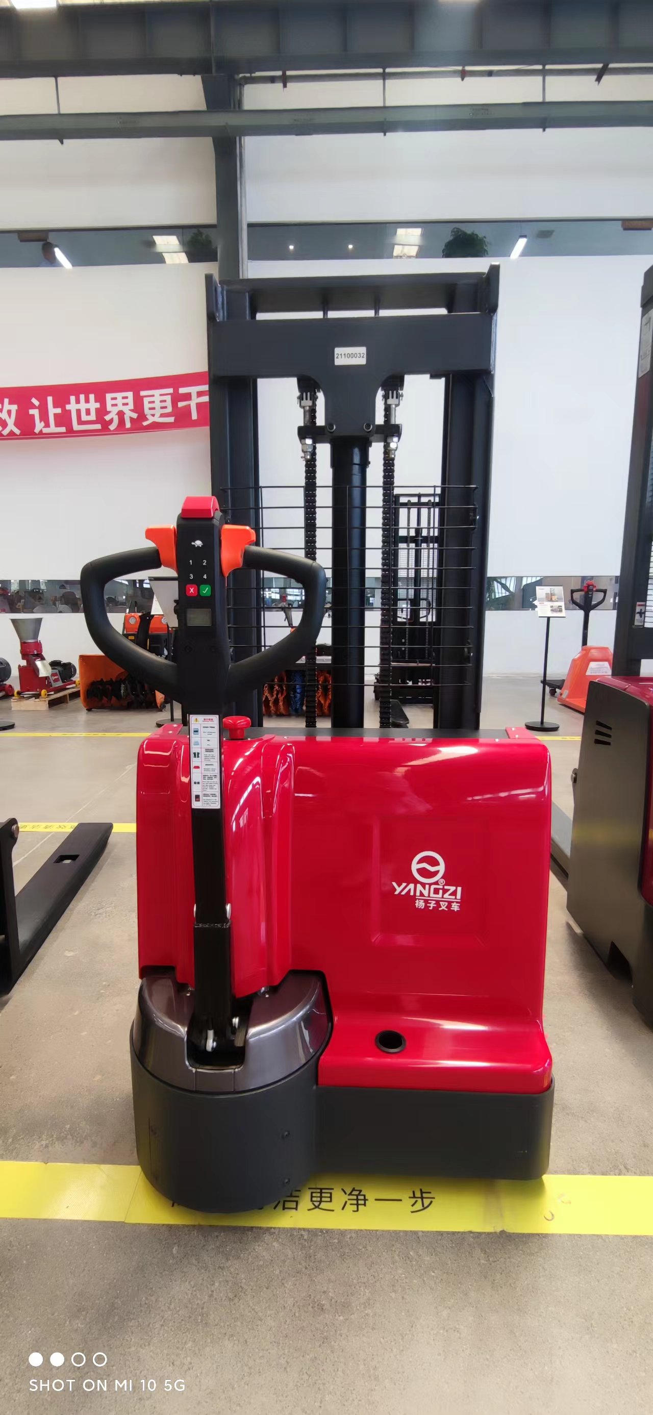 揚子電動(dòng)堆高車(chē)的使用方法